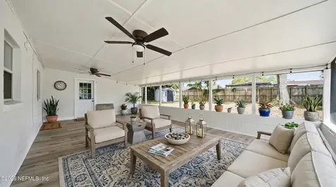 5957 Carrevero Drive S Jacksonville FL 32216