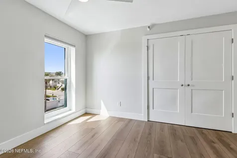 275 1st Street S Jacksonville Beach FL 32250