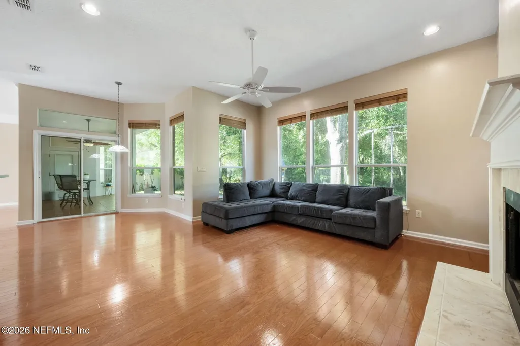 7938 Chase Meadows Drive W Jacksonville FL 32256