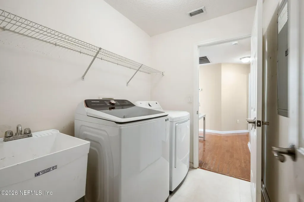 7938 Chase Meadows Drive W Jacksonville FL 32256