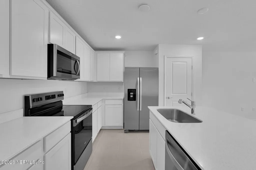 10134 Whistling Pne Court Jacksonville FL 32221
