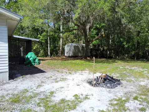 118 N Hubers Fish Camp Road Crescent City FL 32112