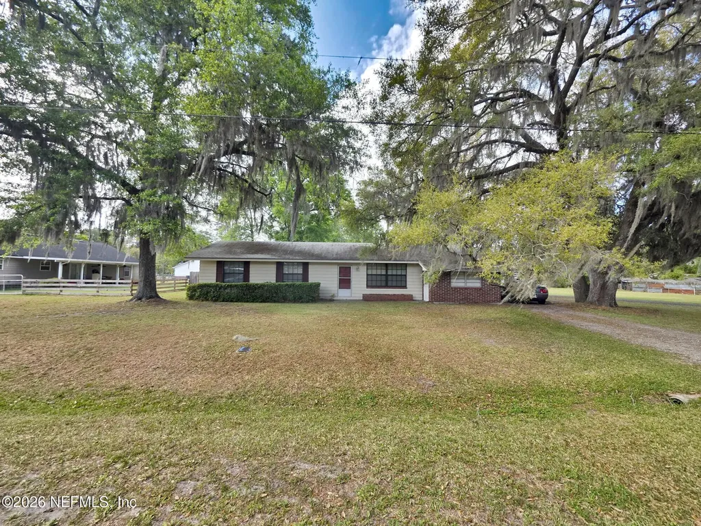 37204 W Third (includes Adjacent Lot) Street Hilliard FL 32046