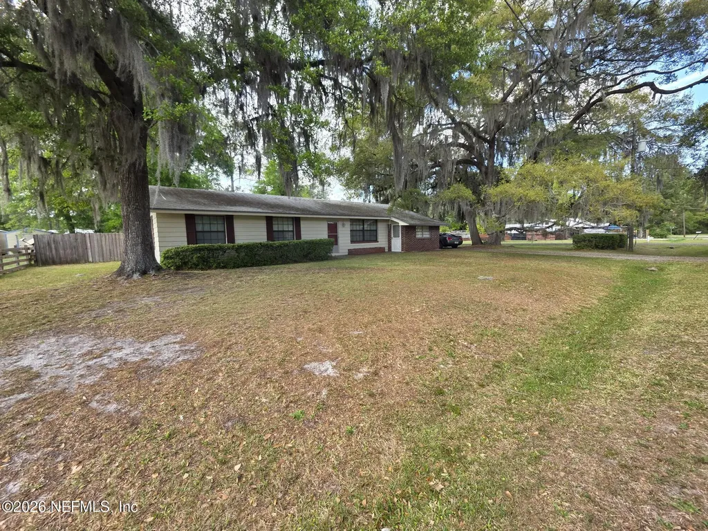 37204 W Third (includes Adjacent Lot) Street Hilliard FL 32046