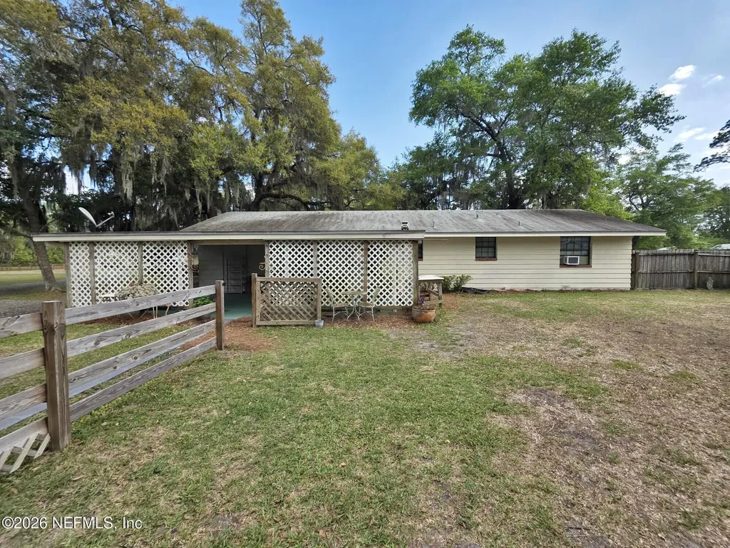 37204 W Third (includes Adjacent Lot) Street Hilliard FL 32046