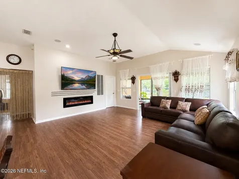4182 Victoria Lakes Drive W Jacksonville FL 32226