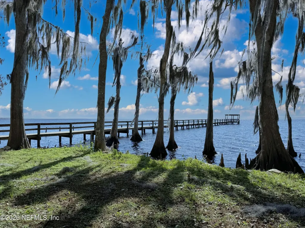 140 Hazel Avenue Georgetown FL 32139