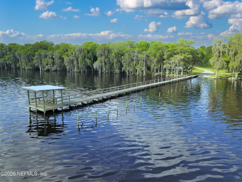 140 Hazel Avenue Georgetown FL 32139