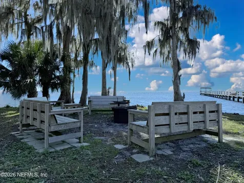140 Hazel Avenue Georgetown FL 32139