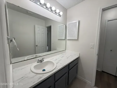 8215 Sailmaker Lane Jacksonville FL 32210