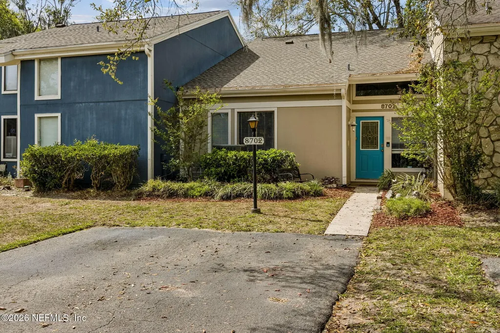 8702 Como Lake Drive Jacksonville FL 32256