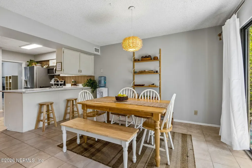 8702 Como Lake Drive Jacksonville FL 32256