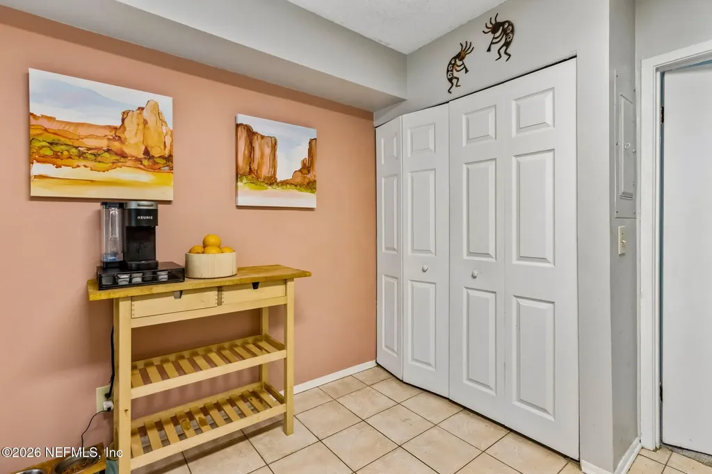 8702 Como Lake Drive Jacksonville FL 32256