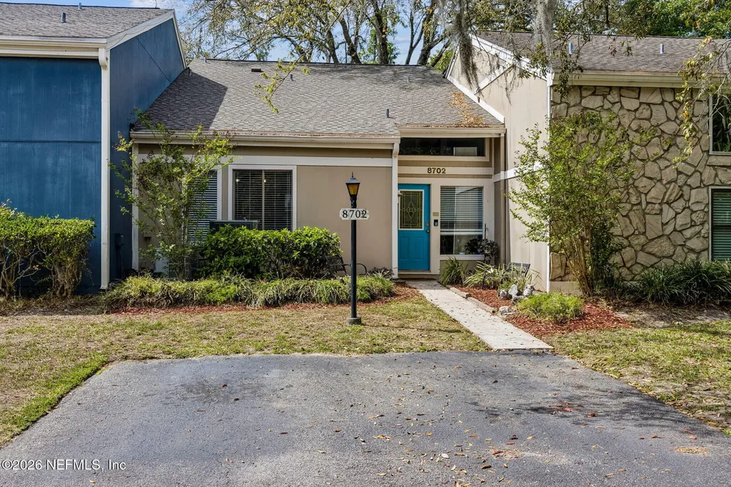 8702 Como Lake Drive Jacksonville FL 32256