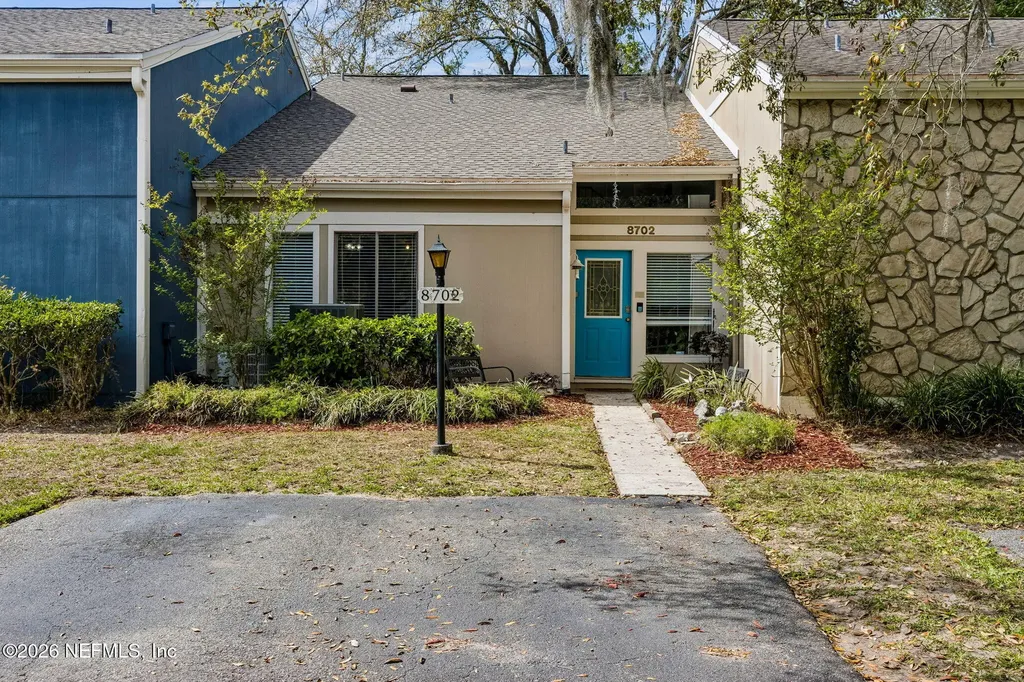 8702 Como Lake Drive Jacksonville FL 32256
