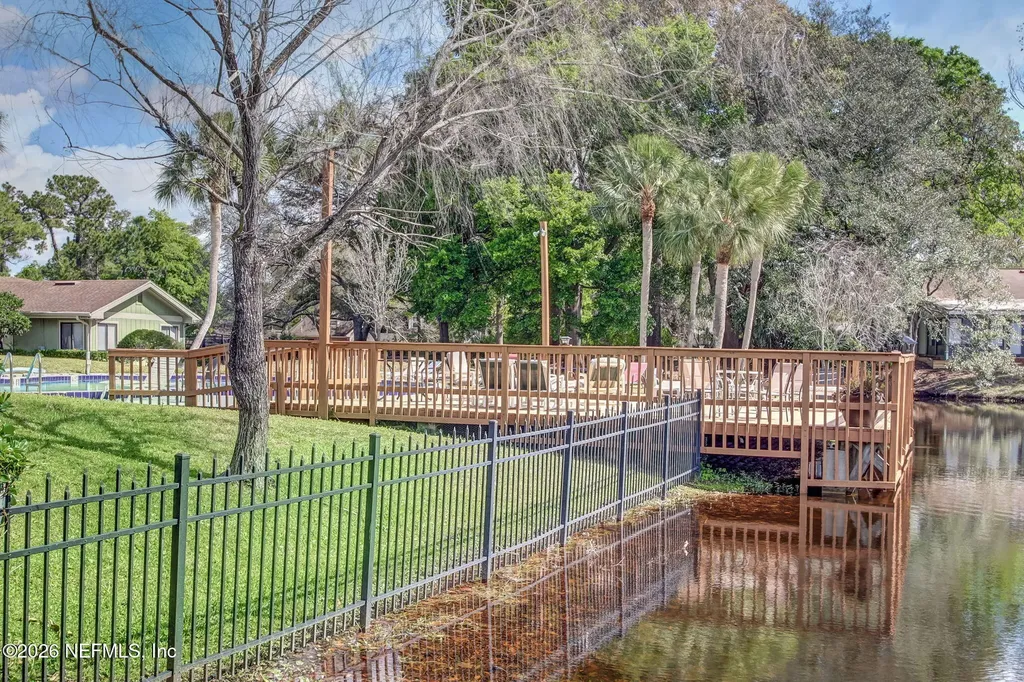8702 Como Lake Drive Jacksonville FL 32256