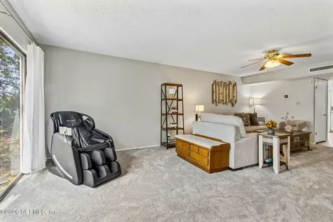 8702 Como Lake Drive Jacksonville FL 32256