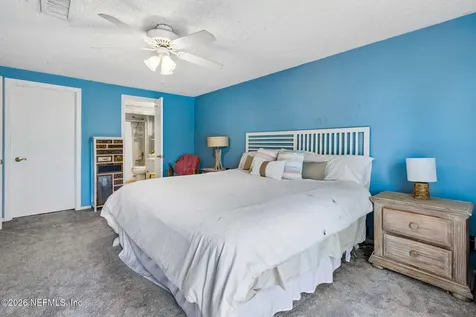 8702 Como Lake Drive Jacksonville FL 32256