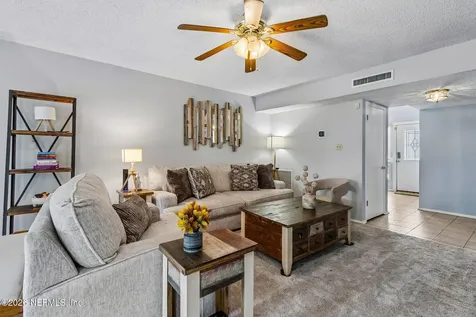 8702 Como Lake Drive Jacksonville FL 32256