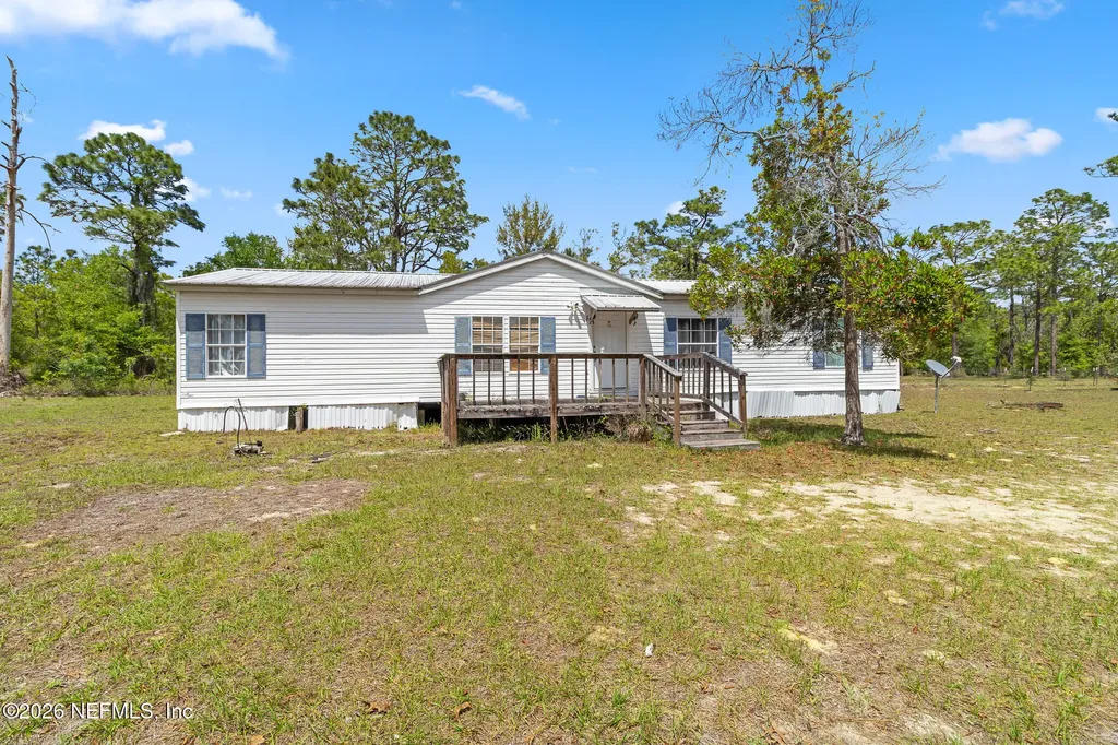 671 Cousintown Road Interlachen FL 32148