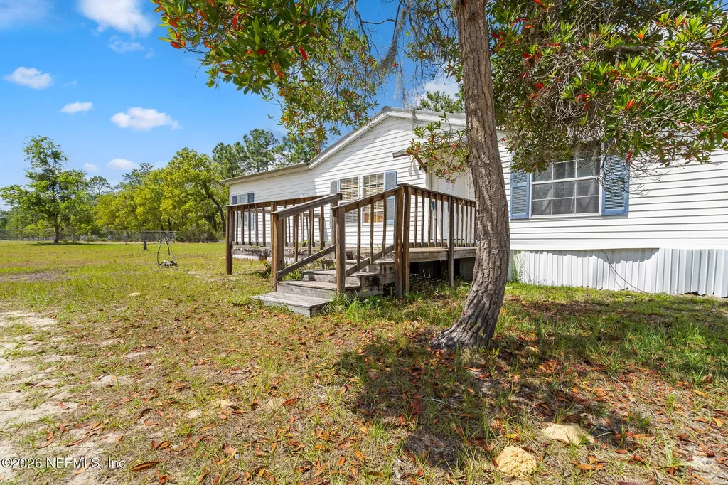 671 Cousintown Road Interlachen FL 32148