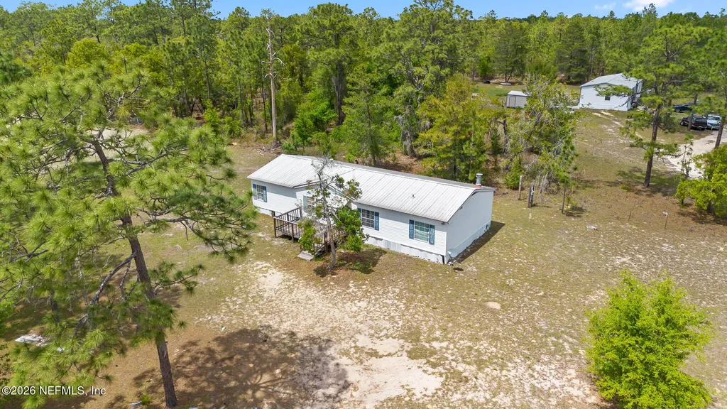 671 Cousintown Road Interlachen FL 32148