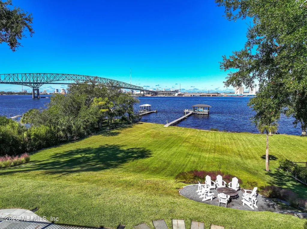 4626 River Point Road W Jacksonville FL 32207
