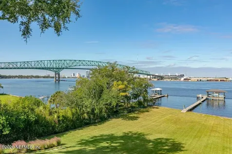4626 River Point Road W Jacksonville FL 32207