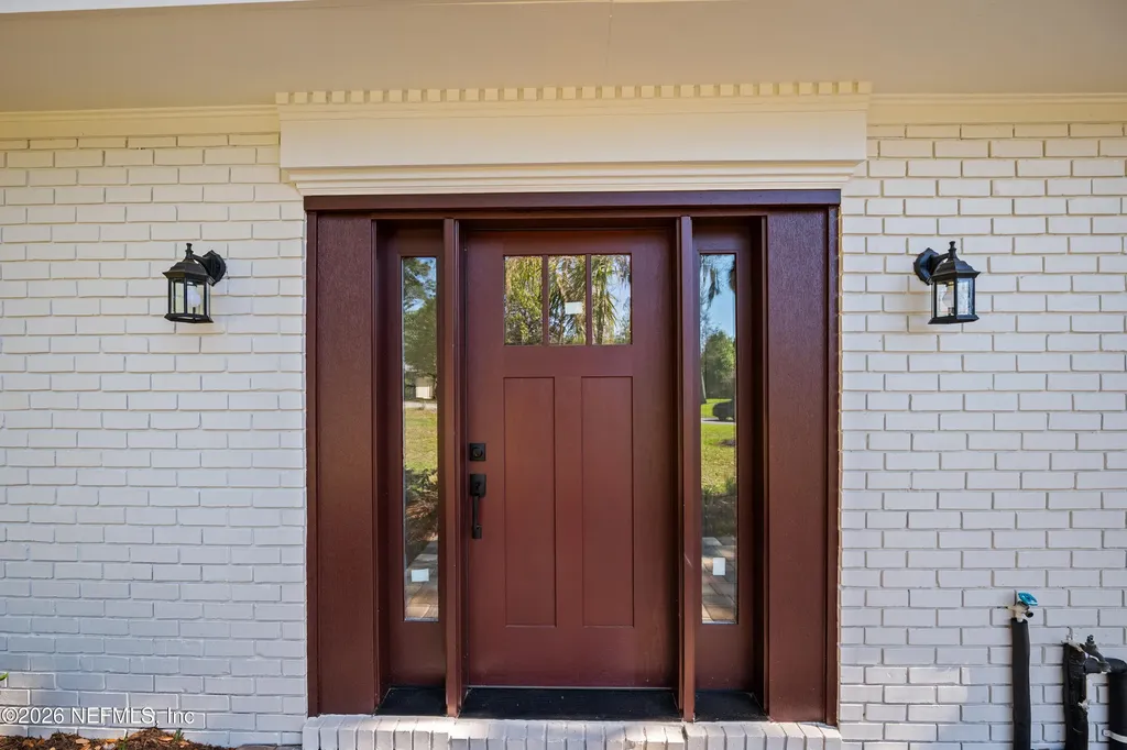 1811 Twelve Oaks Lane N Neptune Beach FL 32266