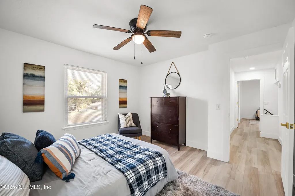 1811 Twelve Oaks Lane N Neptune Beach FL 32266