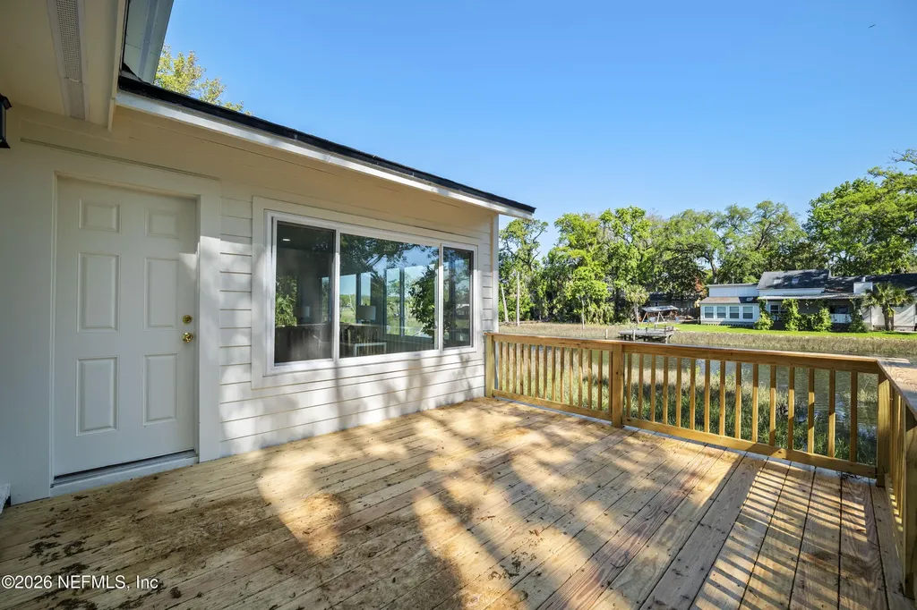 1811 Twelve Oaks Lane N Neptune Beach FL 32266