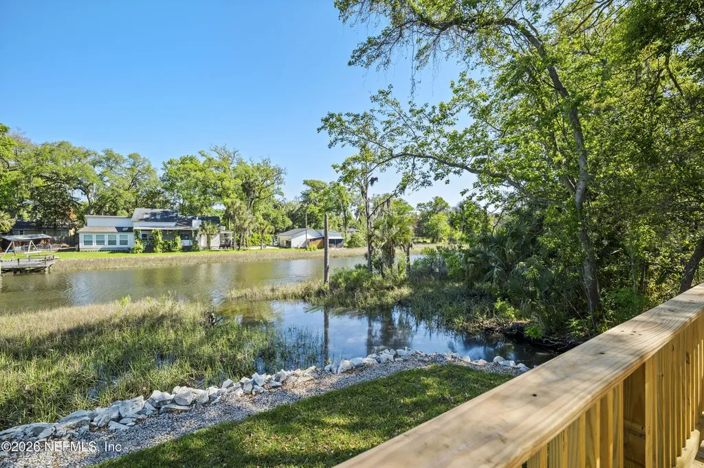 1811 Twelve Oaks Lane N Neptune Beach FL 32266