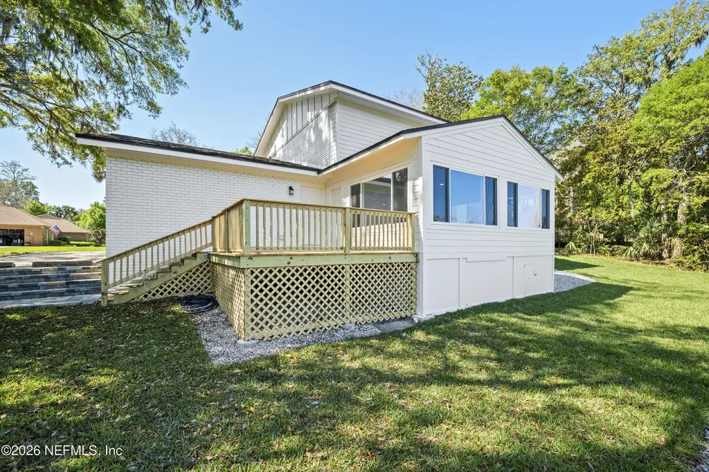 1811 Twelve Oaks Lane N Neptune Beach FL 32266