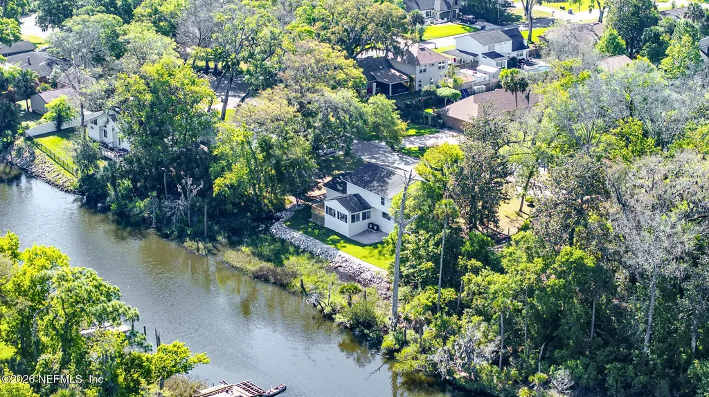 1811 Twelve Oaks Lane N Neptune Beach FL 32266