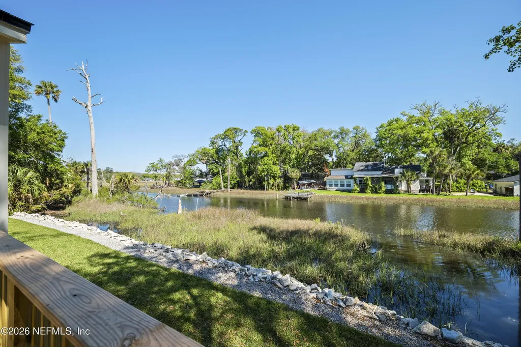 1811 Twelve Oaks Lane N Neptune Beach FL 32266