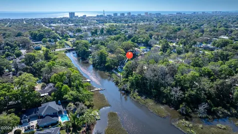 1811 Twelve Oaks Lane N Neptune Beach FL 32266