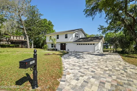 1811 Twelve Oaks Lane N Neptune Beach FL 32266