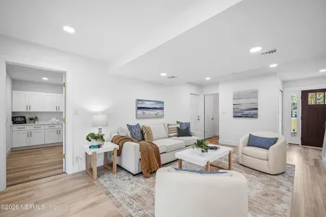 1811 Twelve Oaks Lane N Neptune Beach FL 32266
