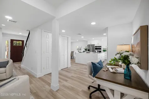 1811 Twelve Oaks Lane N Neptune Beach FL 32266