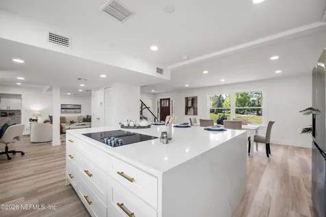 1811 Twelve Oaks Lane N Neptune Beach FL 32266