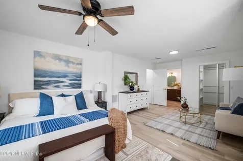 1811 Twelve Oaks Lane N Neptune Beach FL 32266