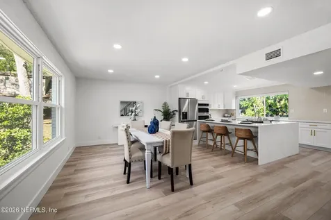 1811 Twelve Oaks Lane N Neptune Beach FL 32266