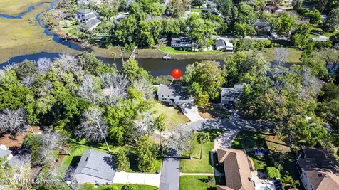 1811 Twelve Oaks Lane N Neptune Beach FL 32266