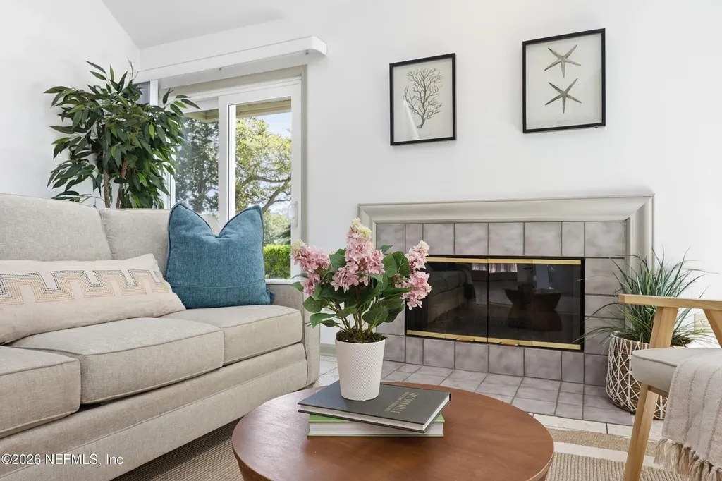 2144 Lakeside Drive E Fernandina Beach FL 32034