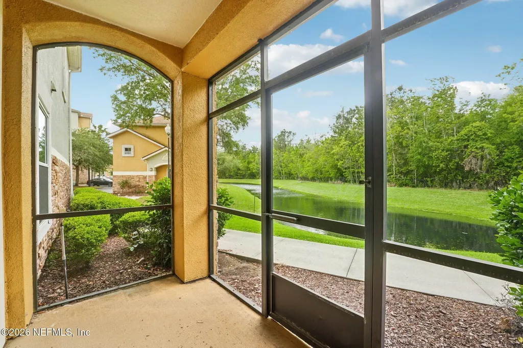 8539 Gate Parkway W Jacksonville FL 32216
