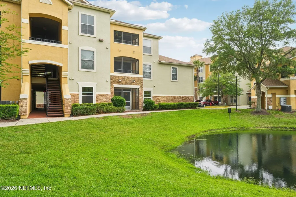 8539 Gate Parkway W Jacksonville FL 32216