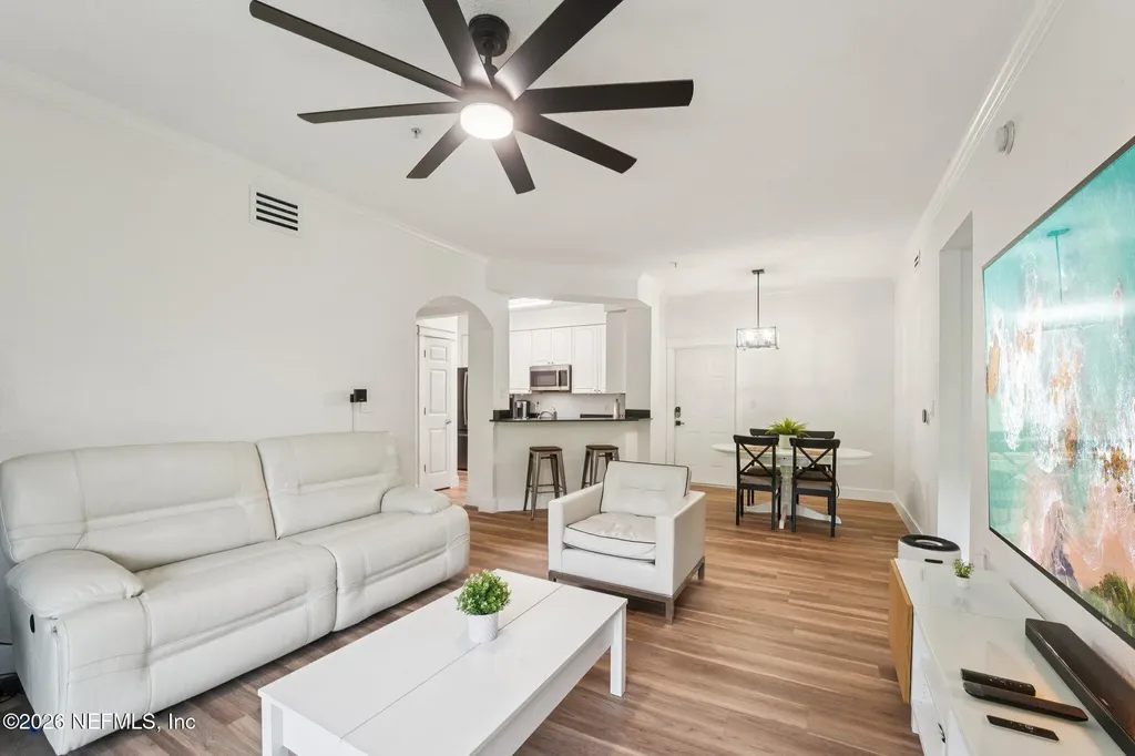 8539 Gate Parkway W Jacksonville FL 32216
