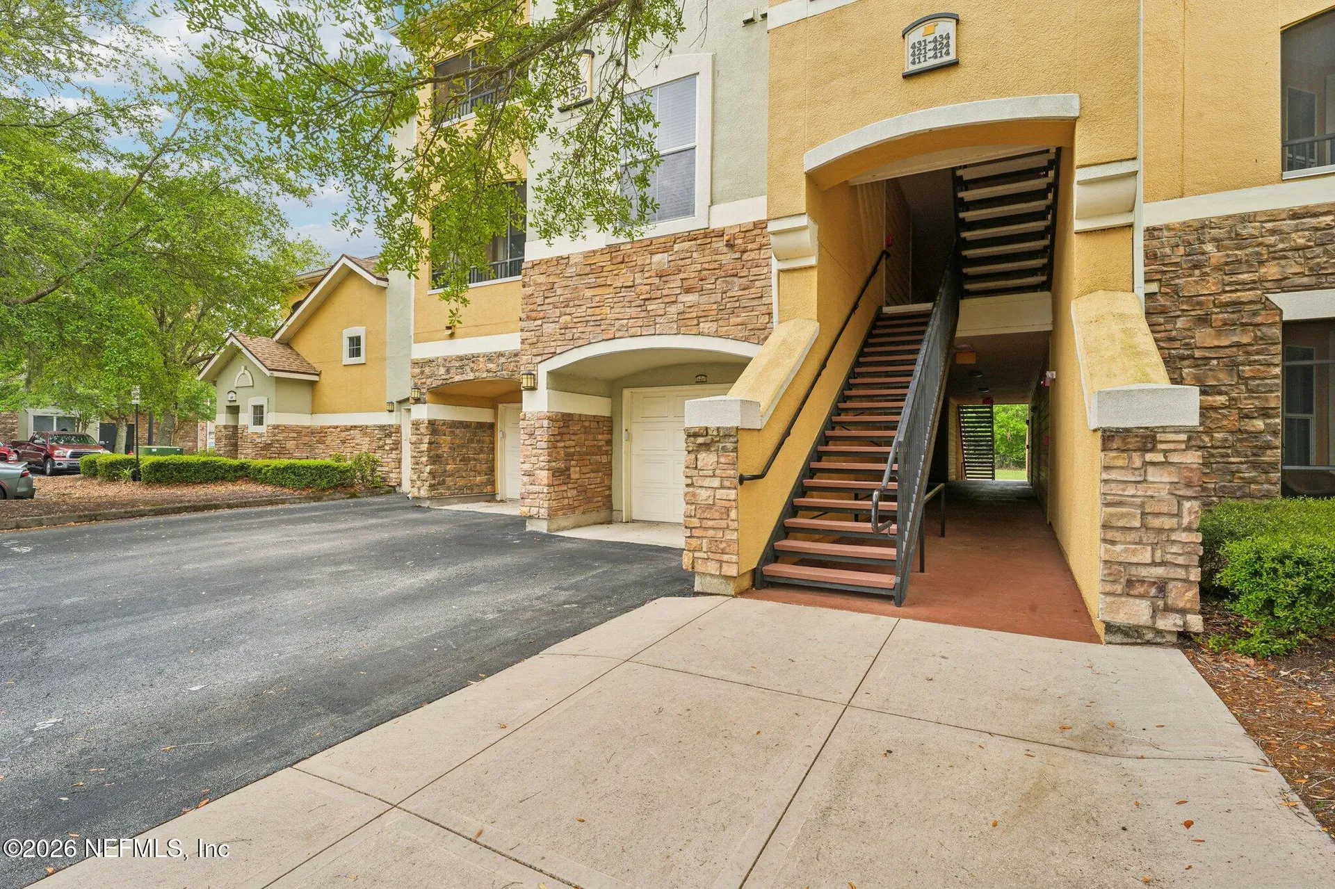 8539 Gate Parkway W Jacksonville FL 32216