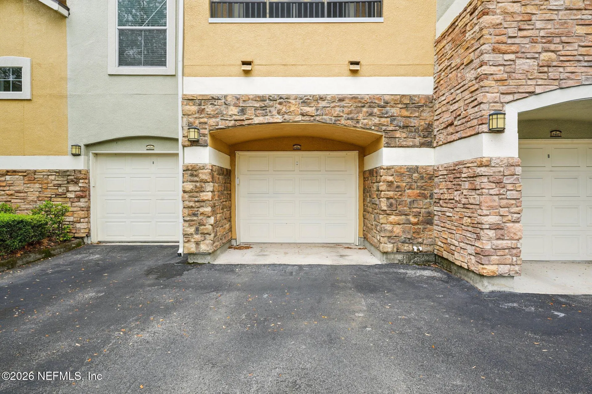 8539 Gate Parkway W Jacksonville FL 32216