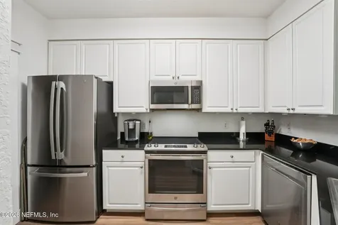 8539 Gate Parkway W Jacksonville FL 32216